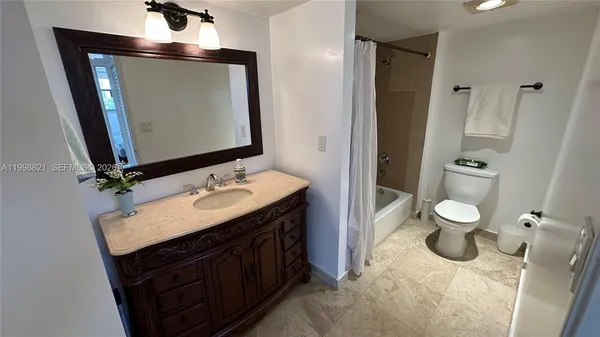 $3,100 | 210 174th Street, Unit 608, Sunny Isles Beach, FL 33160