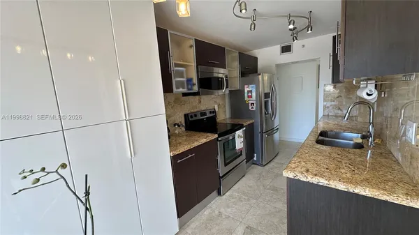 $3,100 | 210 174th Street, Unit 608, Sunny Isles Beach, FL 33160
