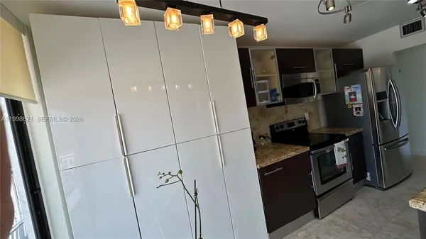 $3,100 | 210 174th Street, Unit 608, Sunny Isles Beach, FL 33160