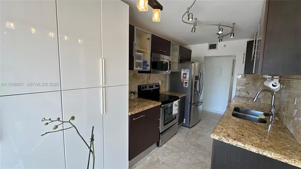 $3,100 | 210 174th Street, Unit 608, Sunny Isles Beach, FL 33160