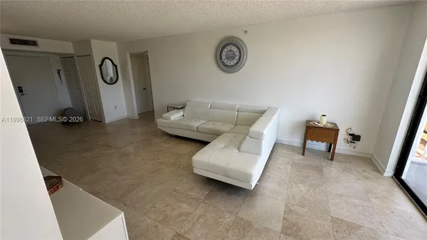 $3,100 | 210 174th Street, Unit 608, Sunny Isles Beach, FL 33160