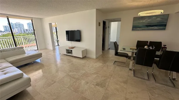 $3,100 | 210 174th Street, Unit 608, Sunny Isles Beach, FL 33160