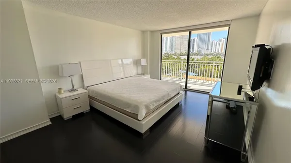 $3,100 | 210 174th Street, Unit 608, Sunny Isles Beach, FL 33160