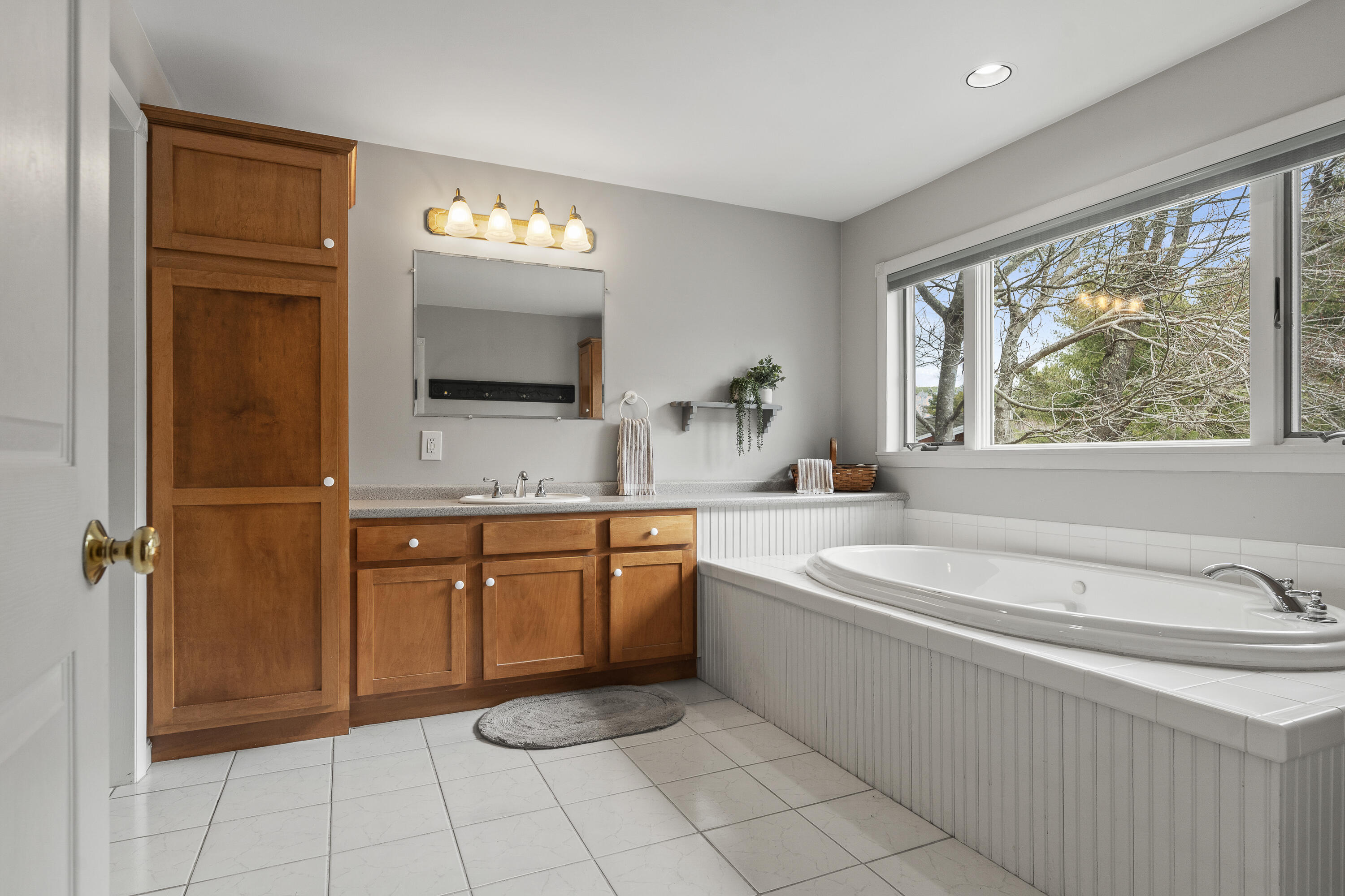 7 Bushy Isle View Phippsburg, ME 04562 - Photo 47 of 78 Primary bath