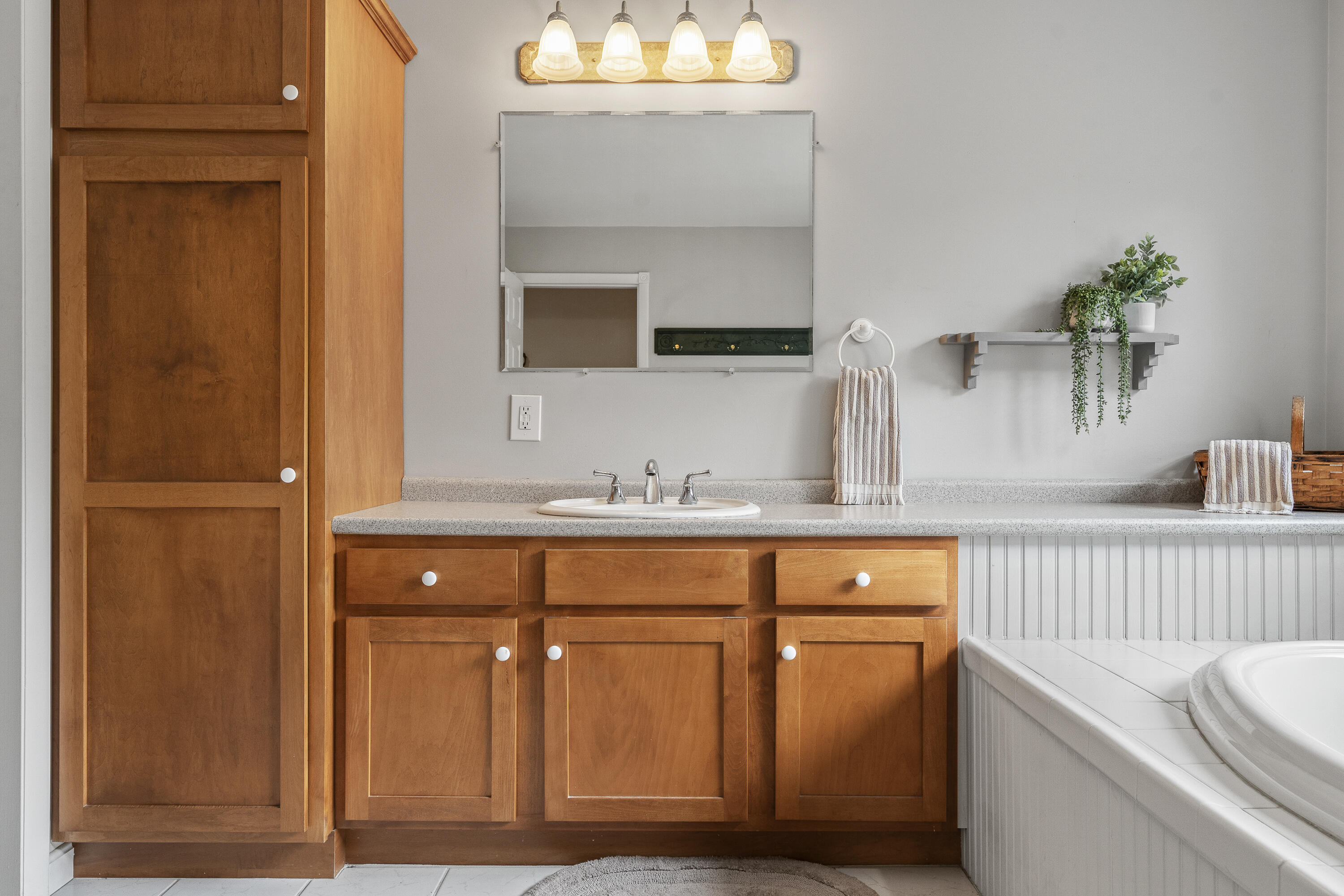 7 Bushy Isle View Phippsburg, ME 04562 - Photo 48 of 78 Primary bath