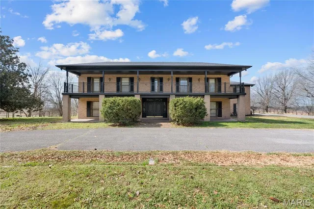 $750,000 | 305 Ridge Drive, Sikeston, MO 63801