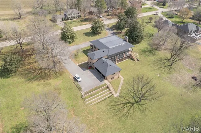 $750,000 | 305 Ridge Drive, Sikeston, MO 63801