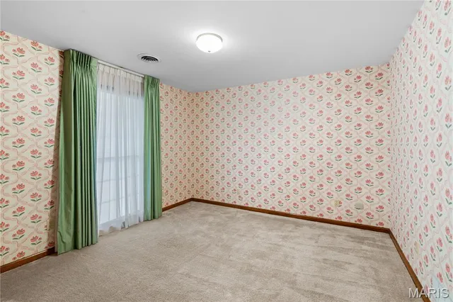 $750,000 | 305 Ridge Drive, Sikeston, MO 63801