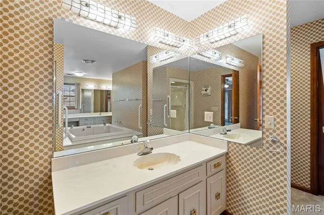 $750,000 | 305 Ridge Drive, Sikeston, MO 63801