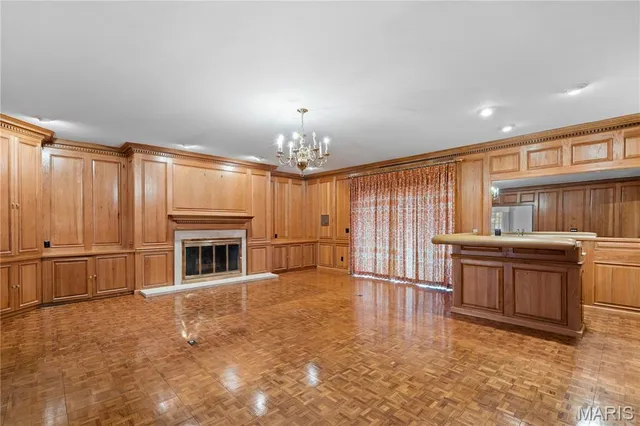 $750,000 | 305 Ridge Drive, Sikeston, MO 63801