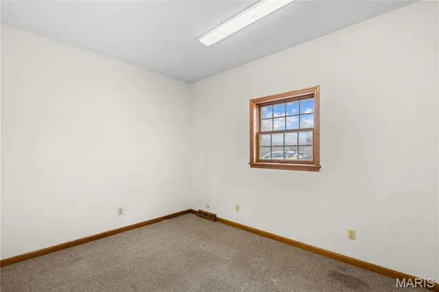 $750,000 | 305 Ridge Drive, Sikeston, MO 63801