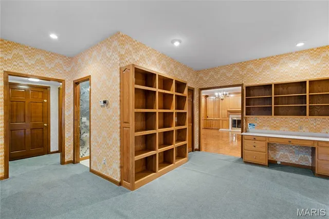 $750,000 | 305 Ridge Drive, Sikeston, MO 63801