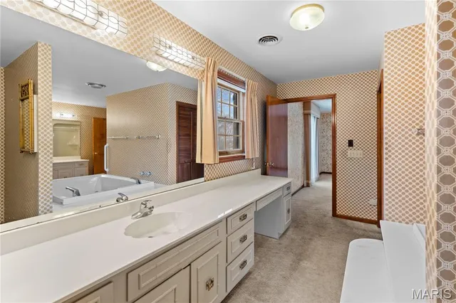 $750,000 | 305 Ridge Drive, Sikeston, MO 63801