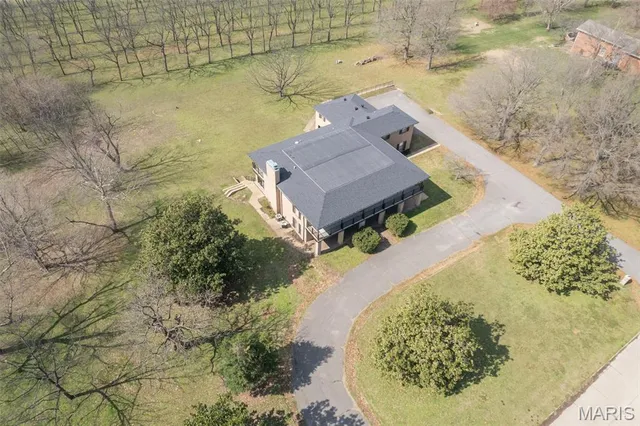 $750,000 | 305 Ridge Drive, Sikeston, MO 63801