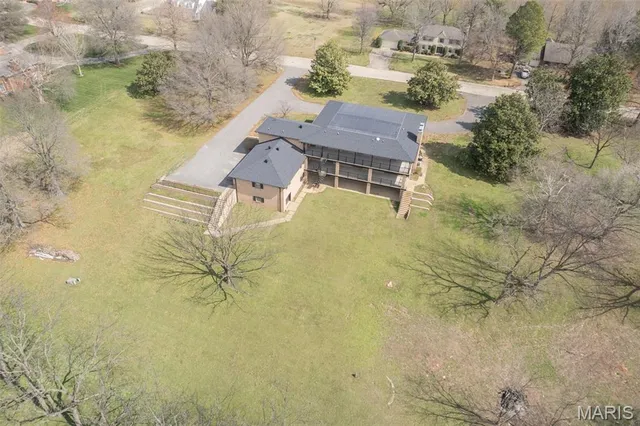 $750,000 | 305 Ridge Drive, Sikeston, MO 63801