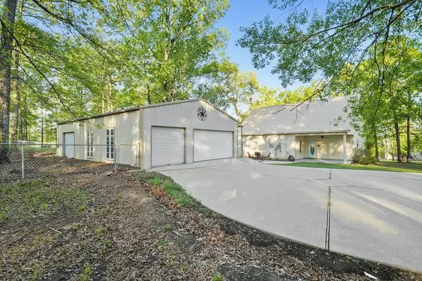 $425,000 | 245 Shadow Drive, Hemphill, TX 75948