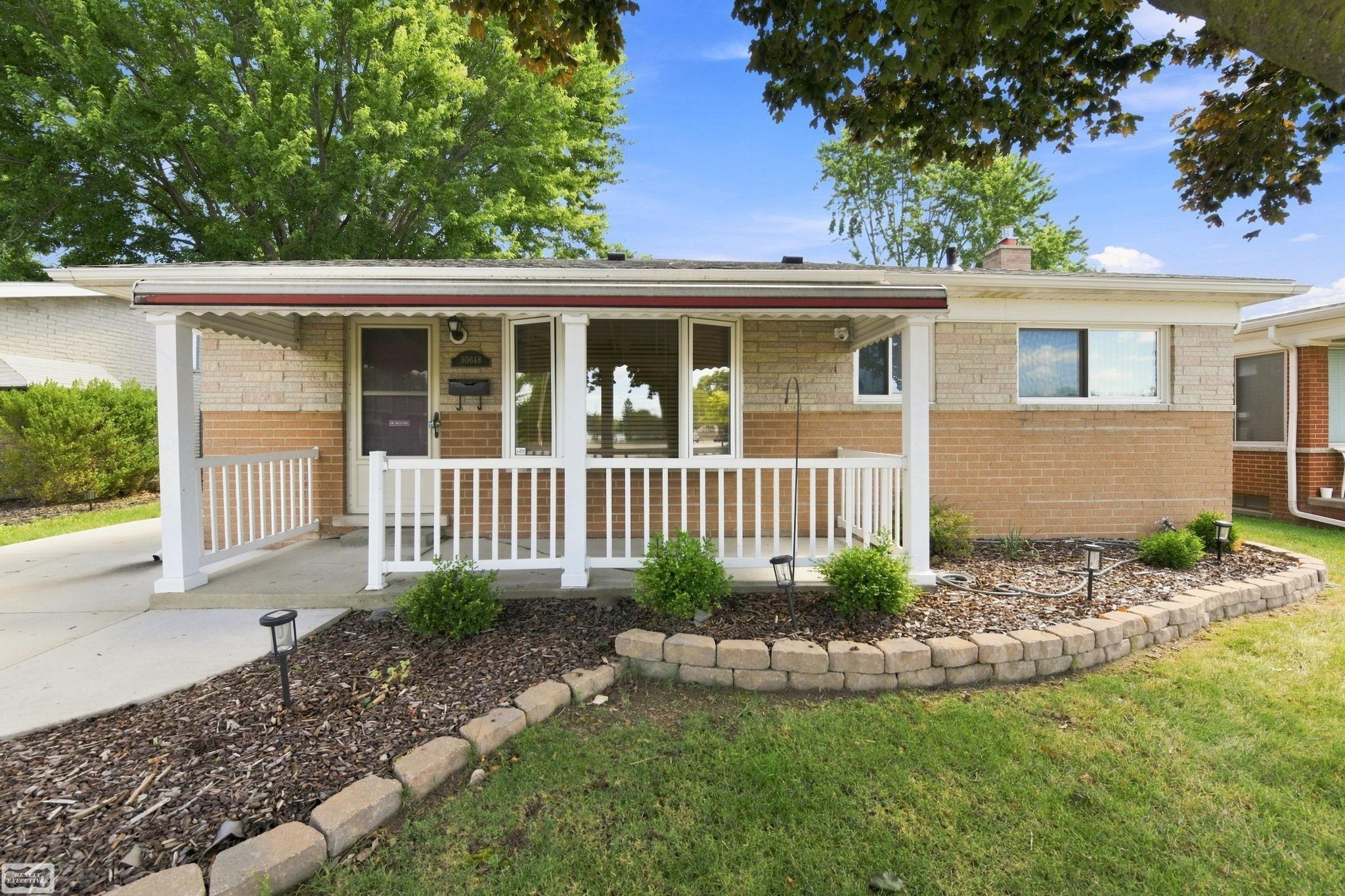 30648 Calahan Road Roseville, MI 48066 - Photo 2 of 31 Gallery Image 2