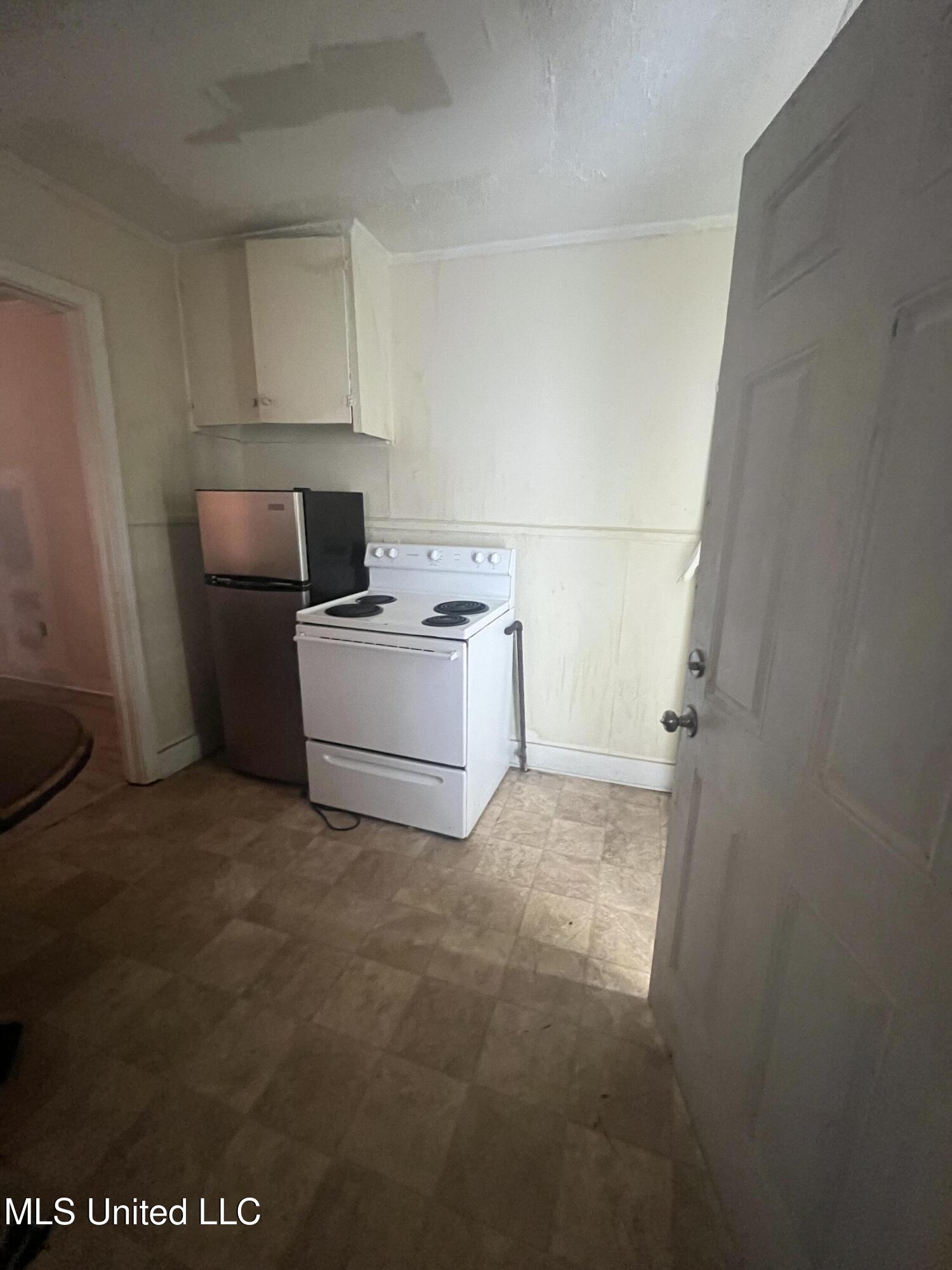 979 Winn Street Jackson, MS 39204 - Photo 3 of 24 IMG_1803