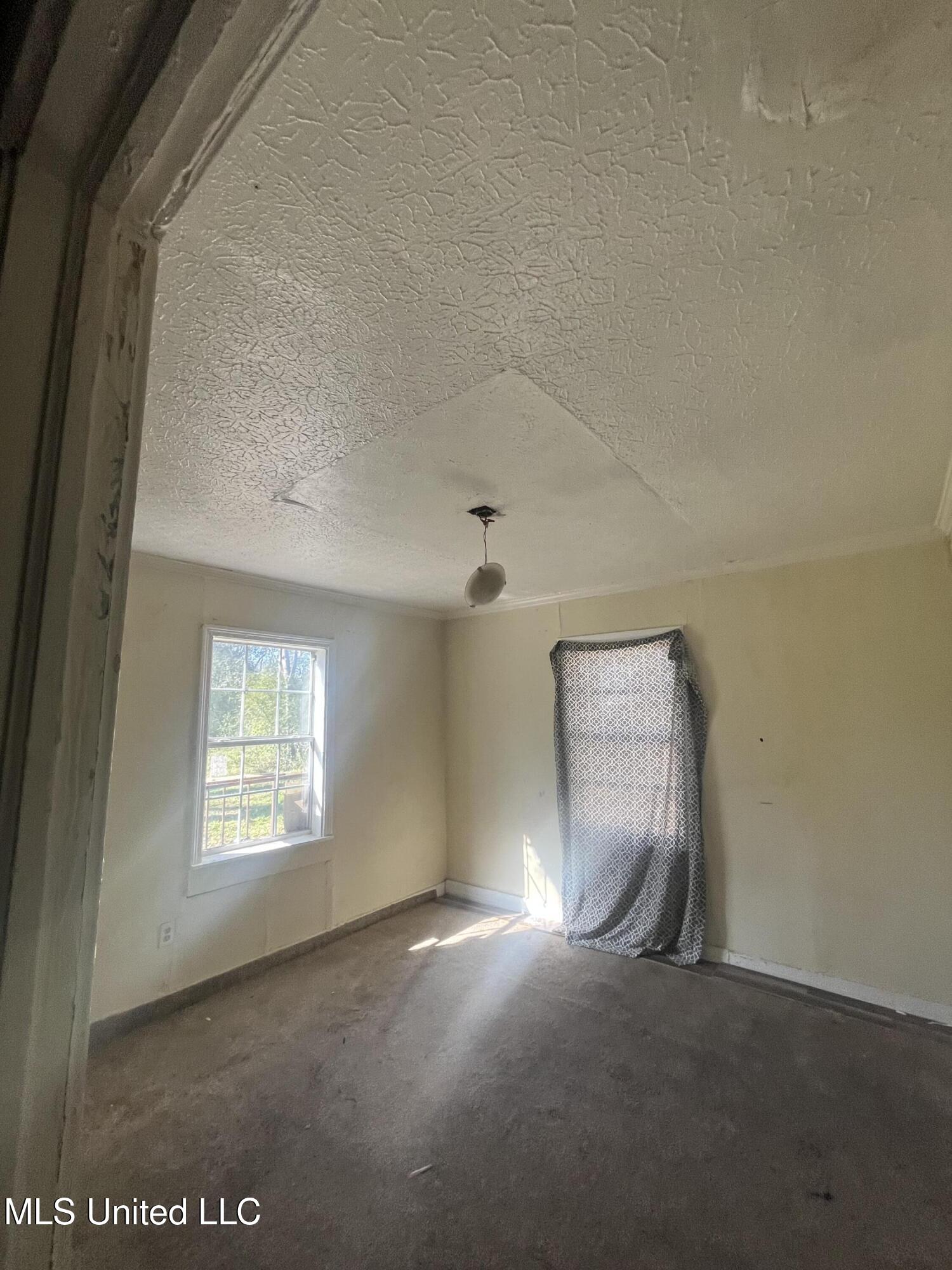 979 Winn Street Jackson, MS 39204 - Photo 7 of 24 IMG_1807