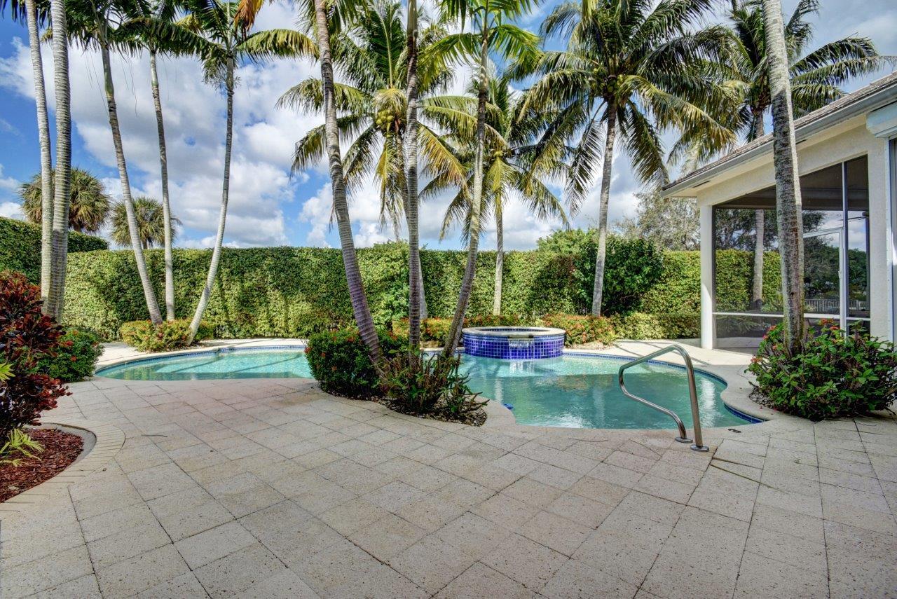 19667 Oakbrook Circle Boca Raton, FL 33434 - Photo 69 of 82 Pool