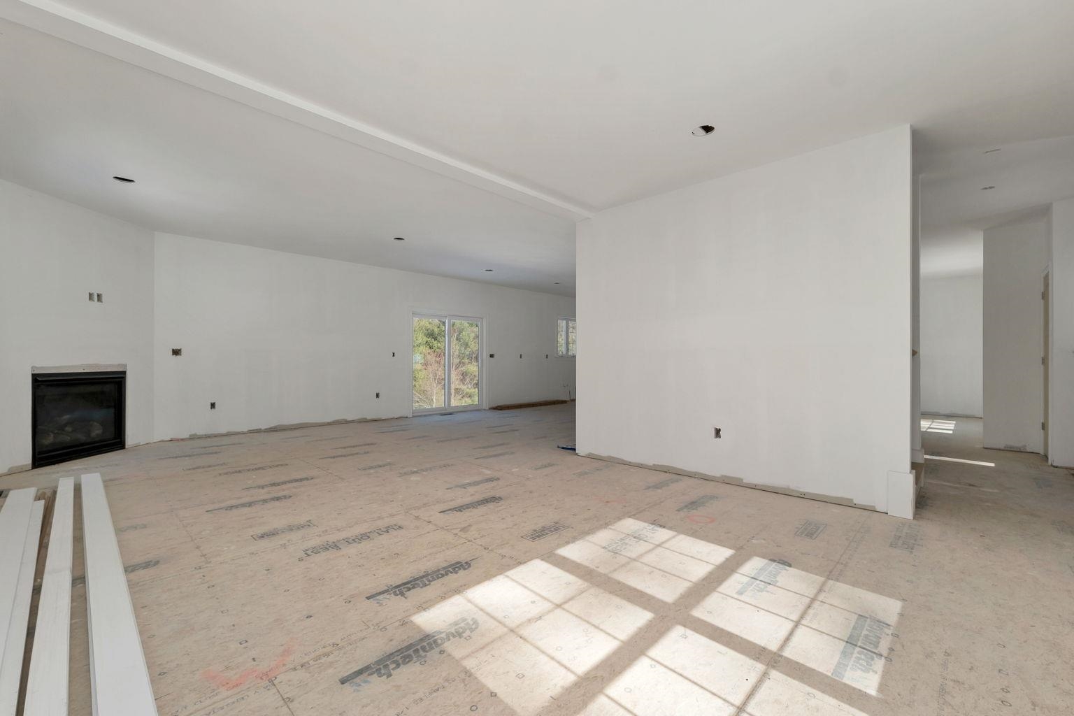 8 Wiley Hill Road Londonderry, NH 03053 - Photo 14 of 60