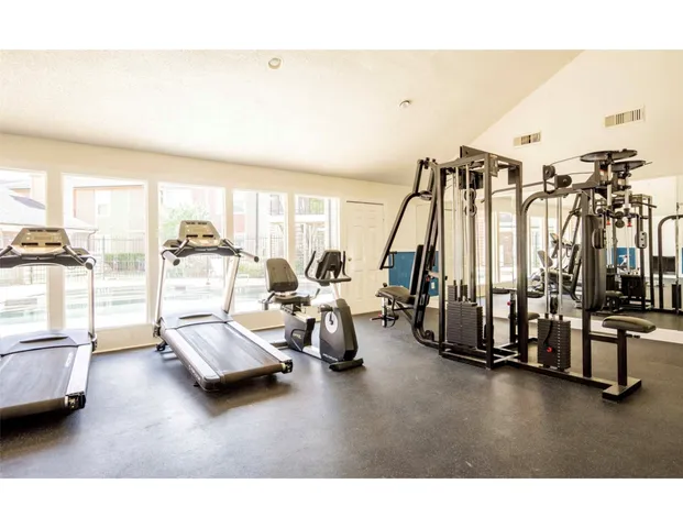 $999 | 2431 Farm To Market 1960 Road West, Unit 354, Houston, TX 77068