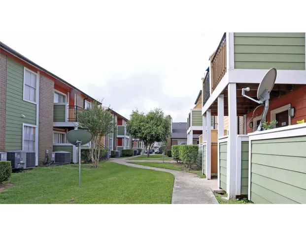 $999 | 2431 Farm To Market 1960 Road West, Unit 354, Houston, TX 77068