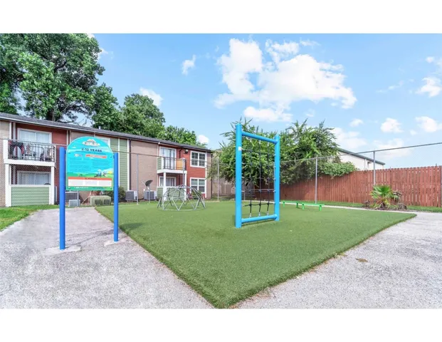 $999 | 2431 Farm To Market 1960 Road West, Unit 354, Houston, TX 77068