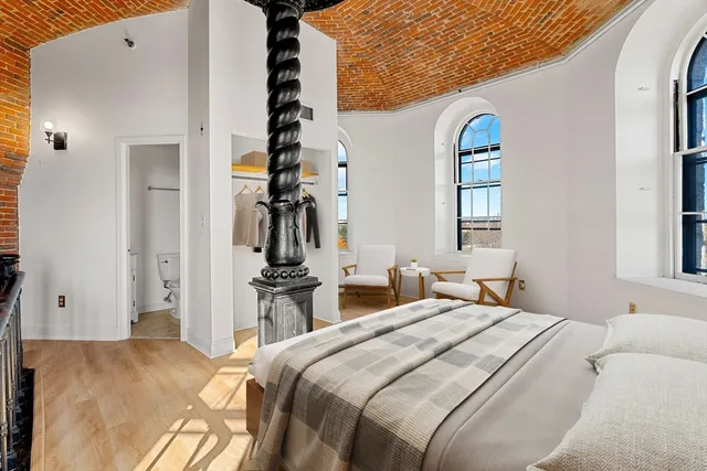 a view of empty room with windows