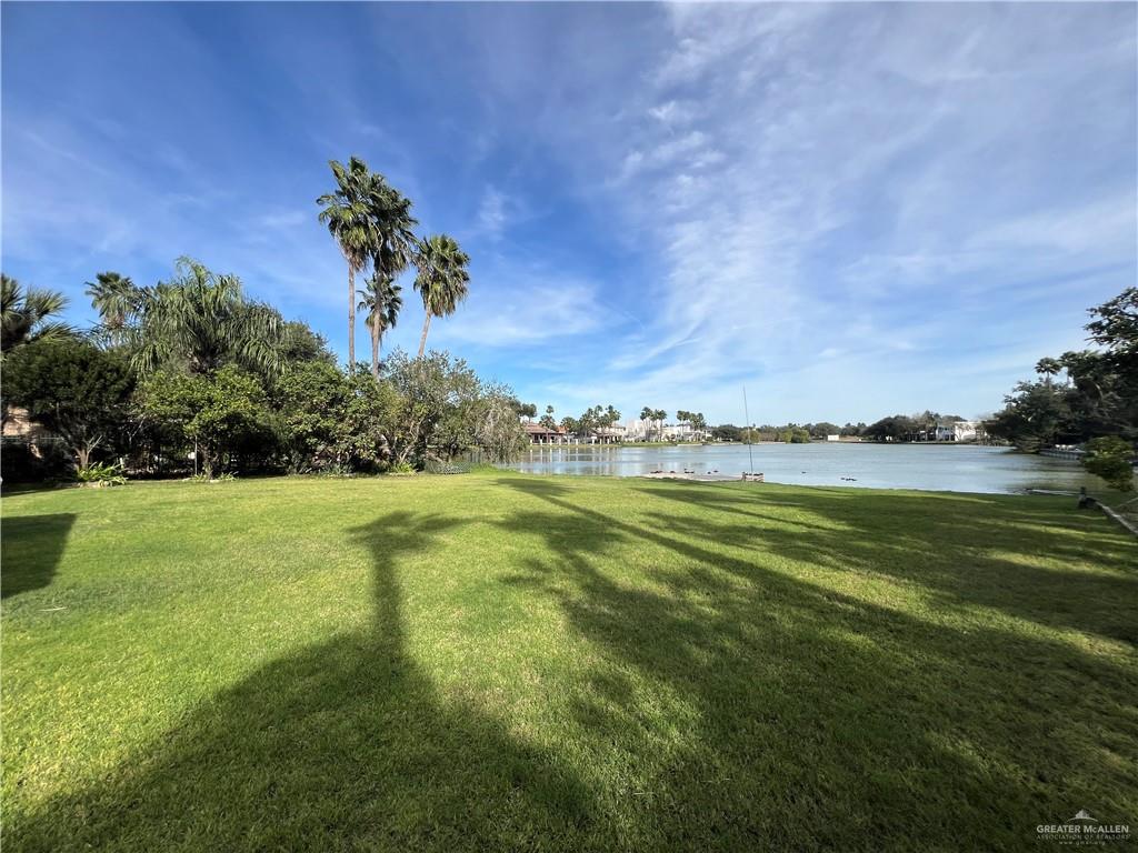 416 Frio Street Mission, TX 78572 - Photo 33 of 35 a view of a garden