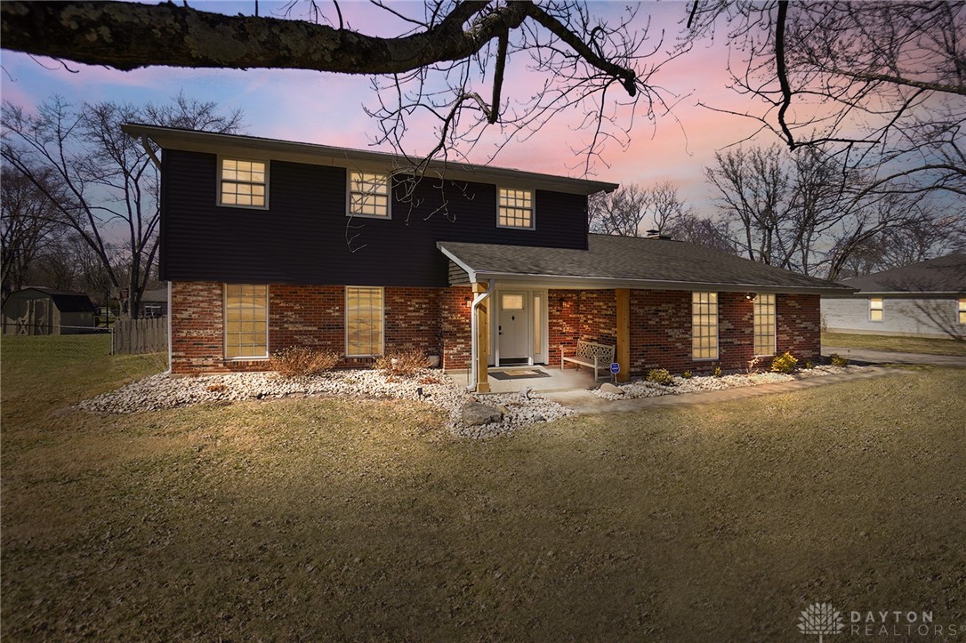 9725 Sheehan Road Centerville, OH 45458 - Photo 4 of 46