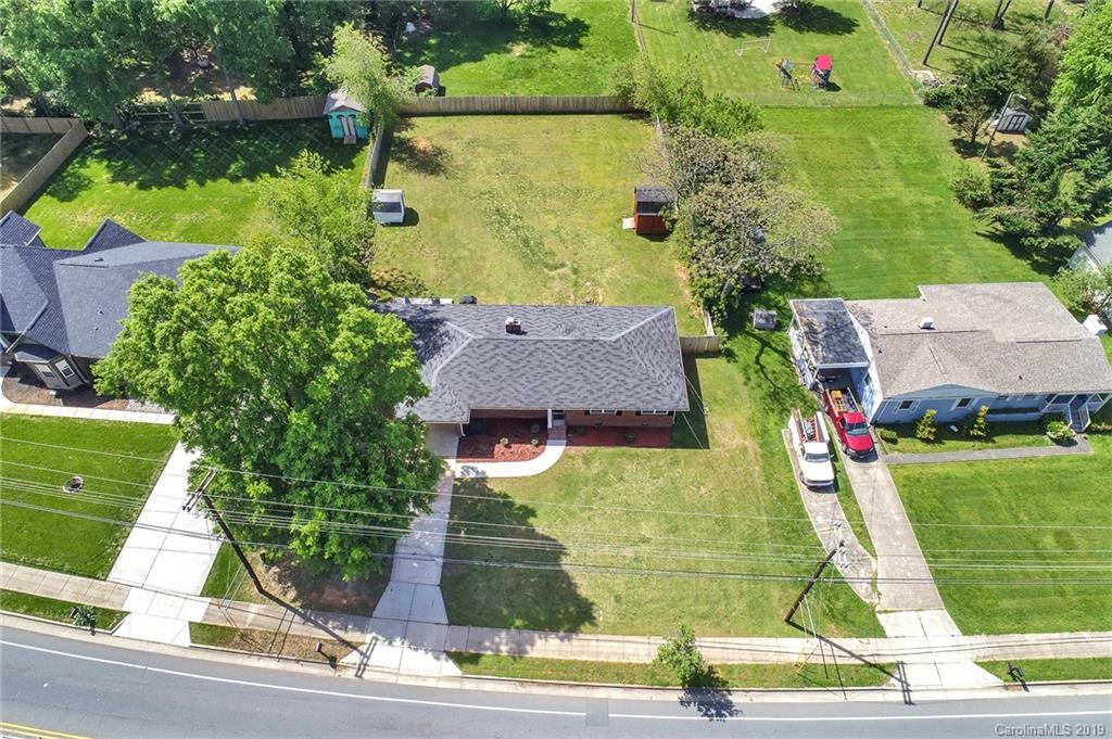 8448 Pence Road Charlotte, NC 28215 - Photo 3 of 32 Gallery Image 3