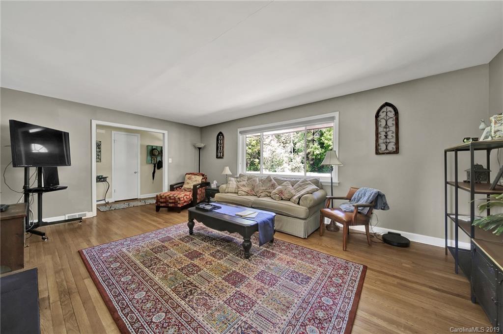 8448 Pence Road Charlotte, NC 28215 - Photo 8 of 32 Gallery Image 8