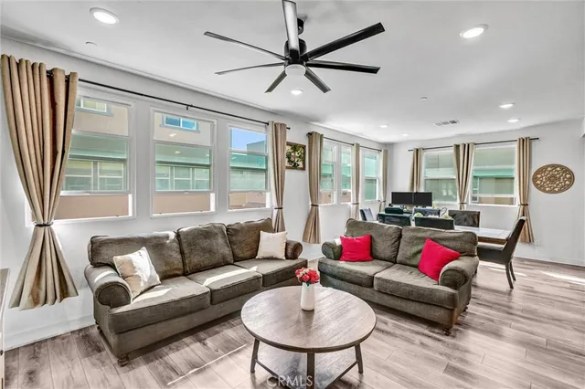 $614,900 | 12820 Watt Lane, Unit C, Sylmar, CA 91342