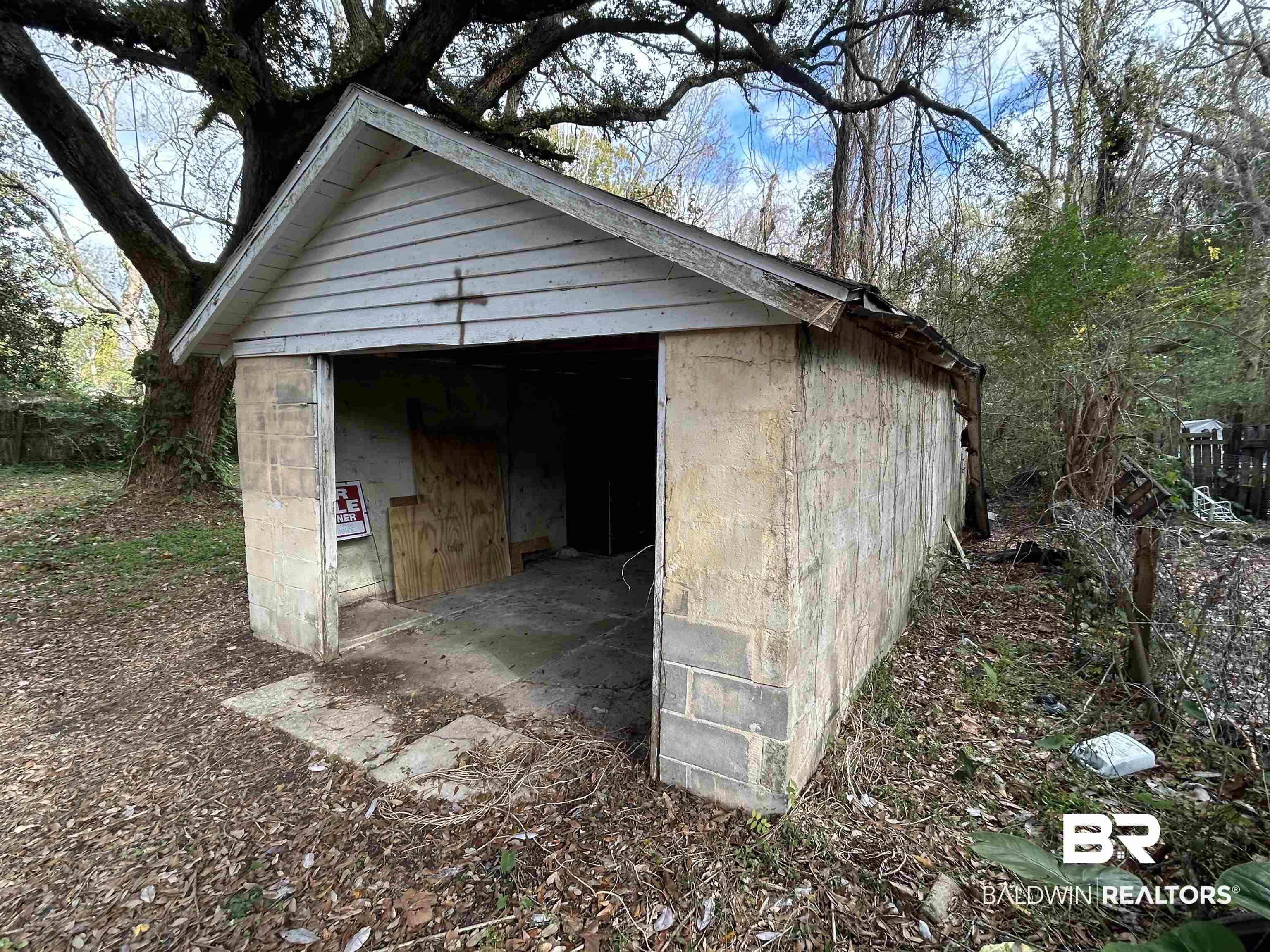 2119 Hoppin Street Mobile, AL 36605 - Photo 8 of 23 View of garage