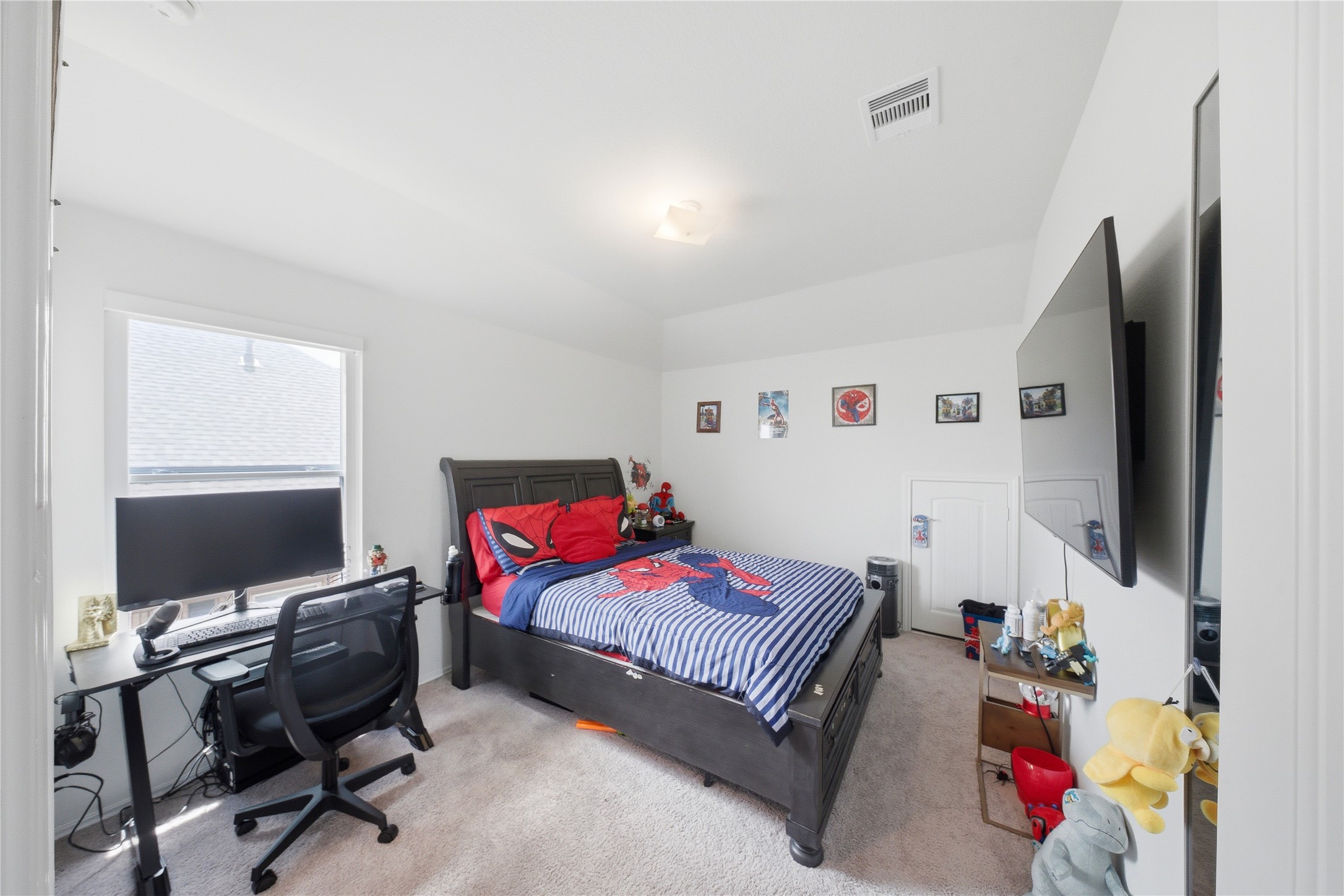 1622 Homewood Point Lane Rosharon, TX 77583 - Photo 14 of 41 a bedroom with a workspace