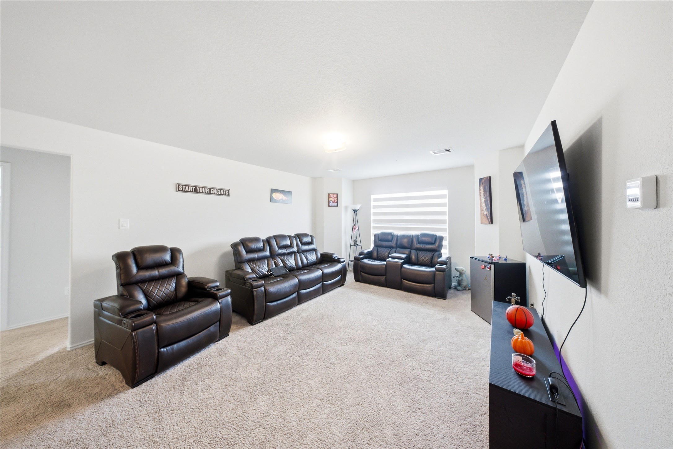 1622 Homewood Point Lane Rosharon, TX 77583 - Photo 21 of 41 a living room with furniture