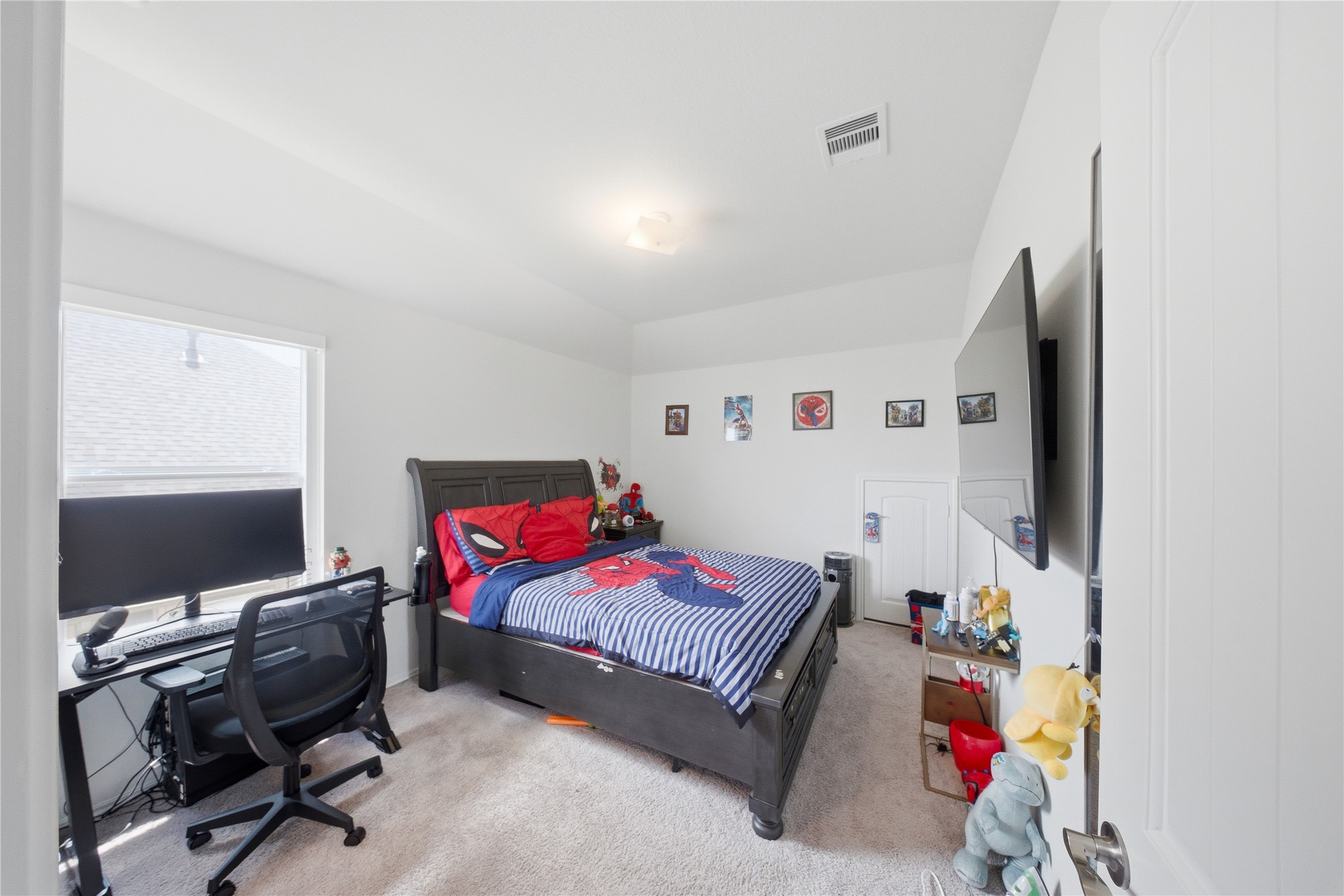 1622 Homewood Point Lane Rosharon, TX 77583 - Photo 30 of 41 a bedroom with a workspace