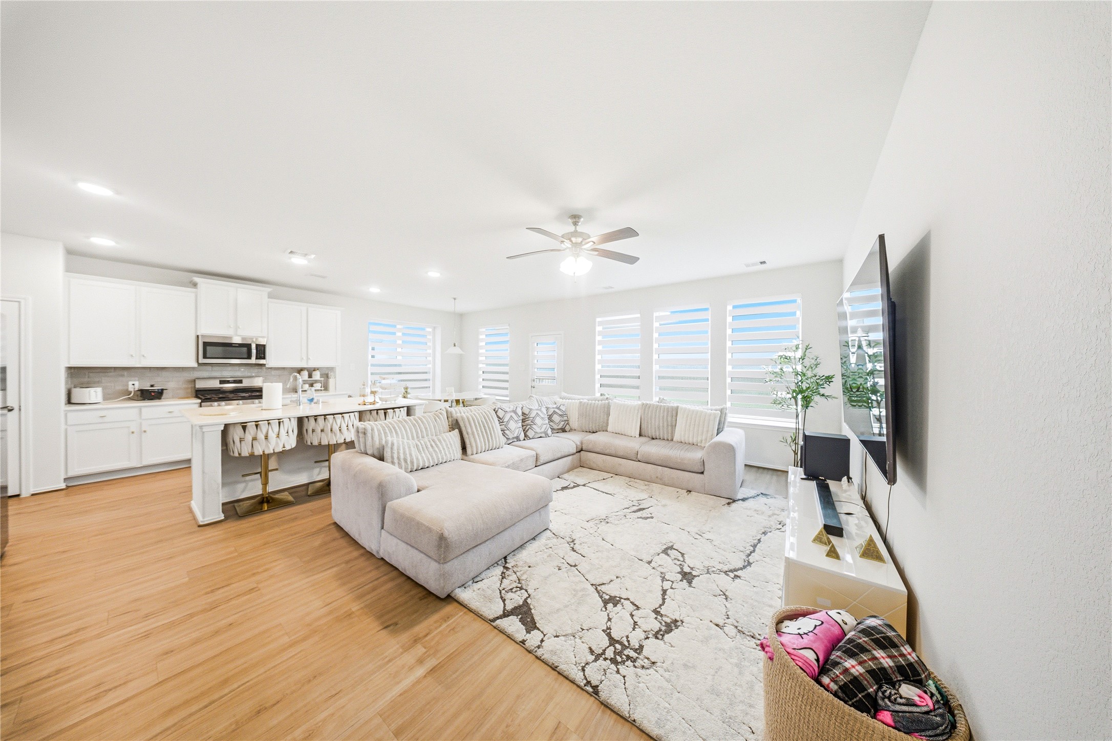 1622 Homewood Point Lane Rosharon, TX 77583 - Photo 10 of 41 a living room with furniture and a large window