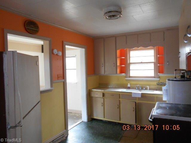 1986 Lakeview Road Asheboro, NC 27203 - Photo 5 of 16 Gallery Image 5