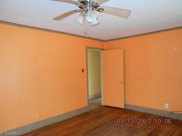 1986 Lakeview Road Asheboro, NC 27203 - Photo 7 of 16 Gallery Image 7