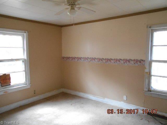 1986 Lakeview Road Asheboro, NC 27203 - Photo 10 of 16 Gallery Image 10