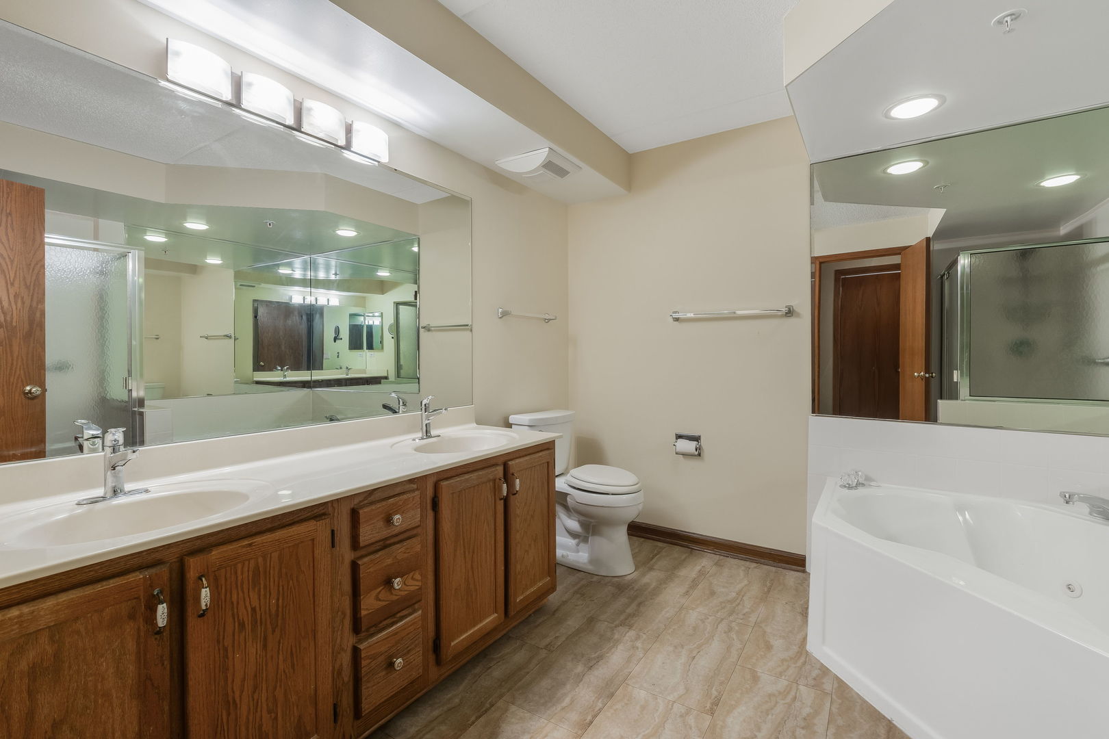 1600 East Thacker Street, Unit 513 Des Plaines, IL 60016 - Photo 10 of 20