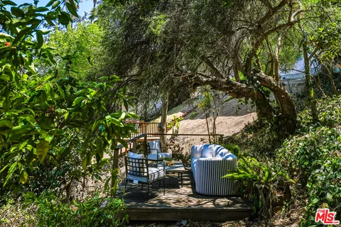 $1,899,000 | 2525 Ivanhoe Drive, Los Angeles, CA 90039
