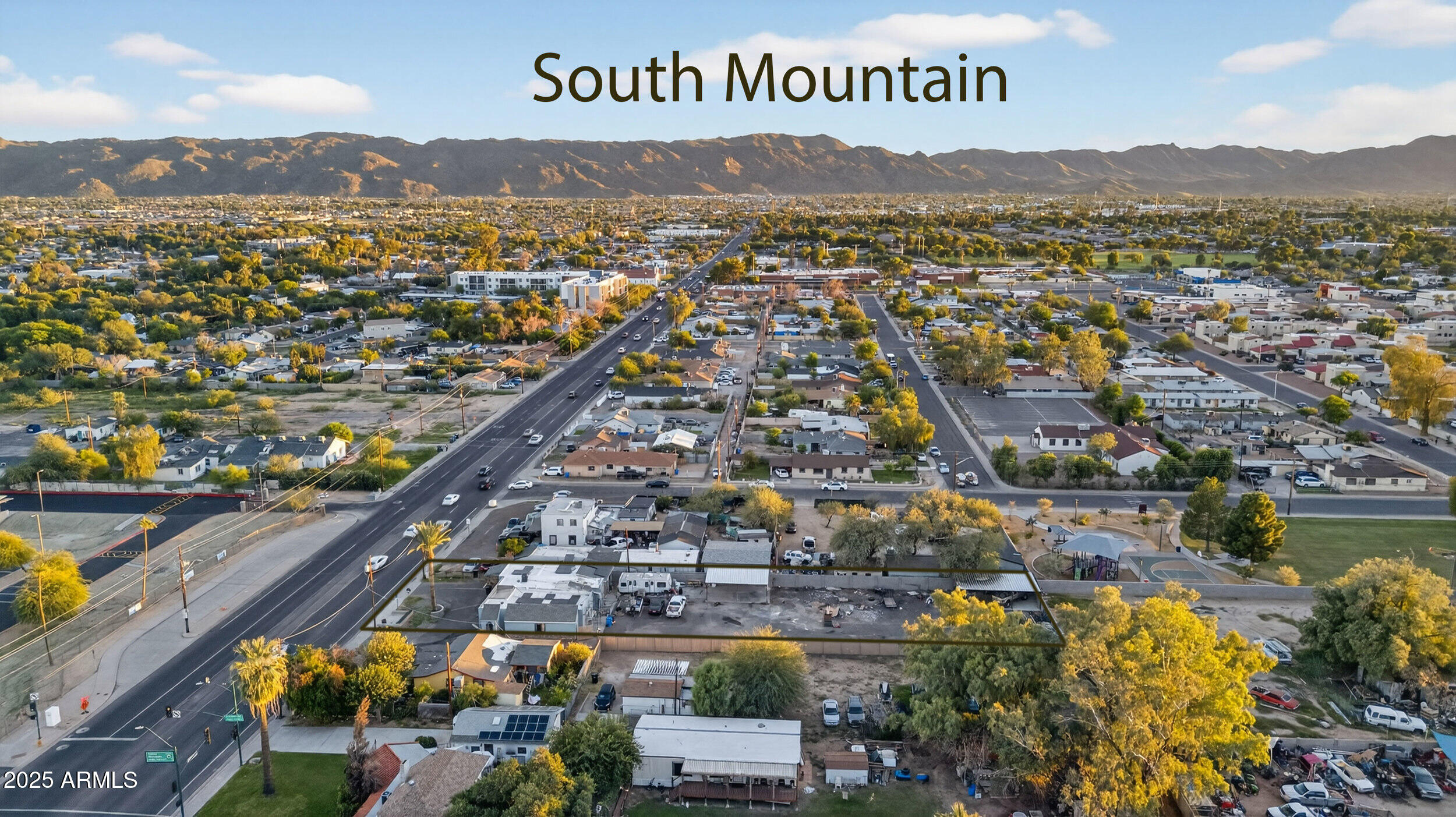 5436 South 7th Street Phoenix, AZ 85040 - Photo 3 of 8 a view of a city