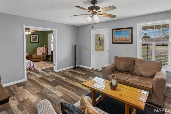 $369,500 | 124 Evergreen Court, Brighton, IL 62012