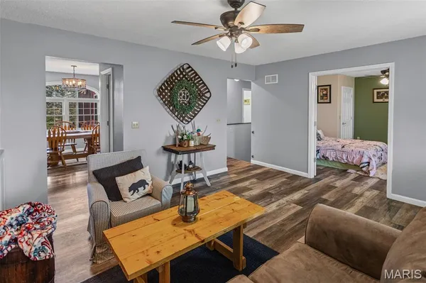 $369,500 | 124 Evergreen Court, Brighton, IL 62012