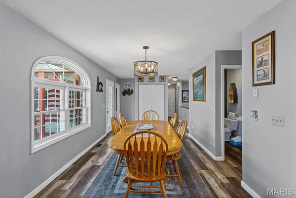 $369,500 | 124 Evergreen Court, Brighton, IL 62012