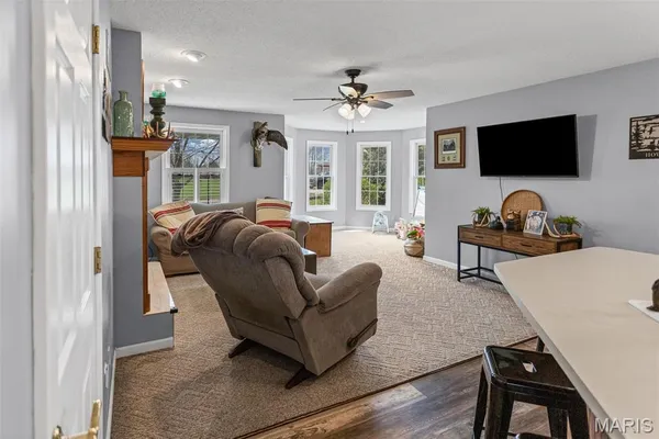 $369,500 | 124 Evergreen Court, Brighton, IL 62012