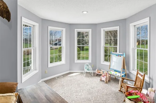 $369,500 | 124 Evergreen Court, Brighton, IL 62012